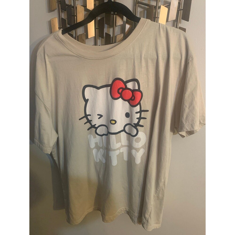 Hello Kitty Graphic T‑Shirt – Size XXL – Light Beige – New Without Tags